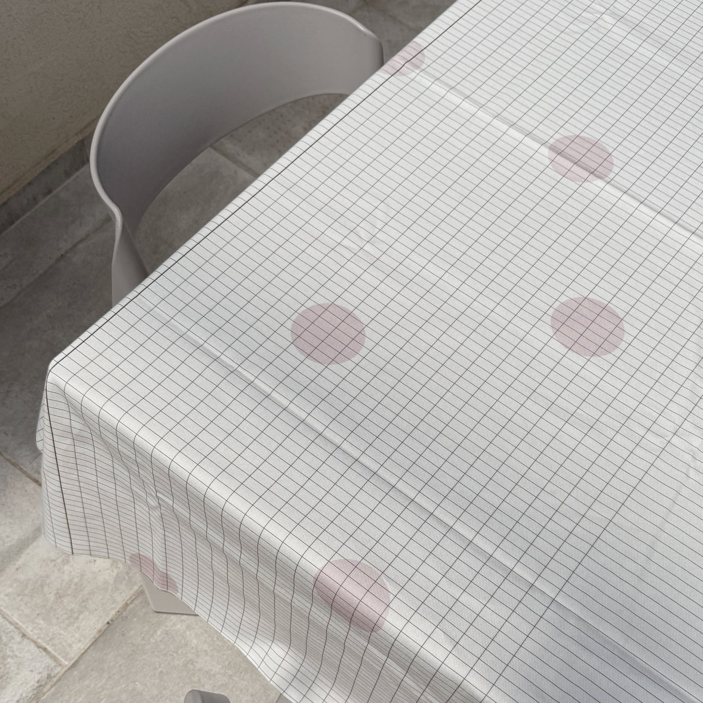 KaRiniTi tablecloth, notebook-inspired design, pink