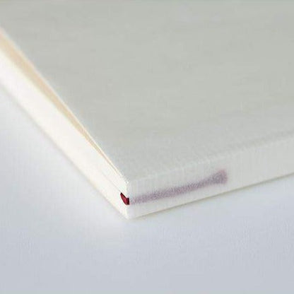 MIDORI MD Notebook A4 - Blank - corner and ribbon detail