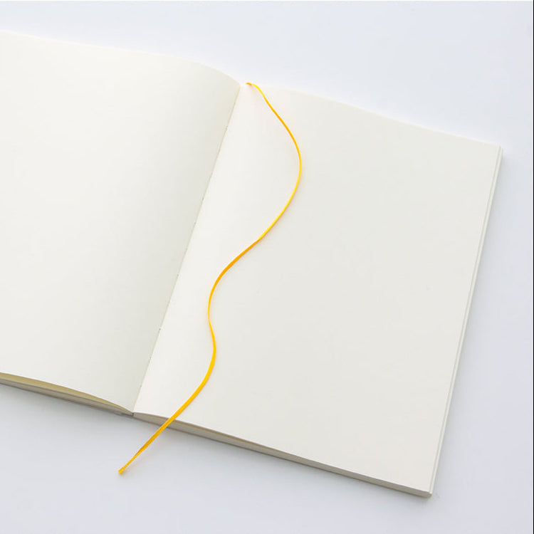 MIDORI MD Notebook A5 - Blank - open notebook with ribbon bookmark